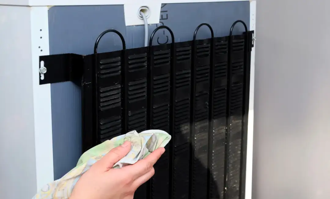 Skraplacz w lodówce: budowa, wygląd i znaczenie dla chłodzenia