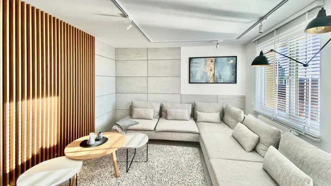 Jak samodzielnie zrobić lamele w salonie – prosty montaż i efektowne dekoracje