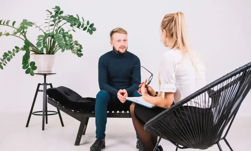 Ile zarabia psycholog na nfz? Zaskakujące fakty o wynagrodzeniach