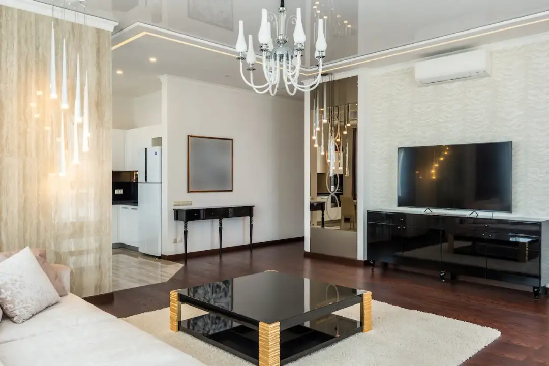 Jak ukryć klimatyzator w salonie? 8 skutecznych sposobów na estetyczne wnętrze