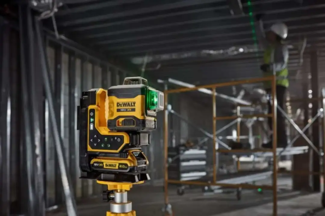 Lasery krzyżowe od Mensury. Jakie funkcje naprawdę ułatwiają pracę?