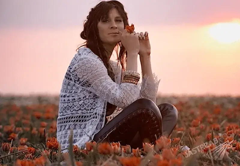 Tekst piosenki Sylwia Grzeszczak Kiedy tylko spojrzę: historia przeboju