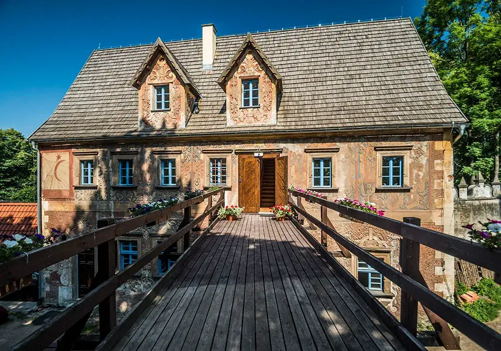 Noclegi w zamku: gdzie spać w zabytkowych obiektach i uniknąć rozczarowania