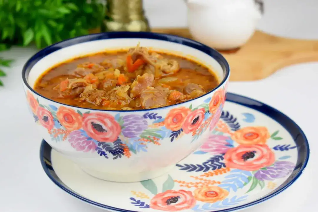 Zupa z żołądków drobiowych z ziemniakami – prosty przepis na smaczny obiad