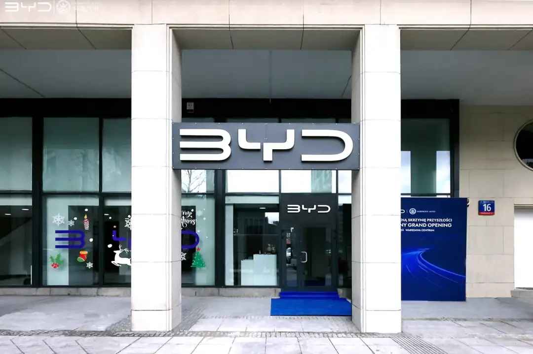 Wielkie otwarcie salonu BYD w Warszawie: Nowa era elektromobilności w Polsce