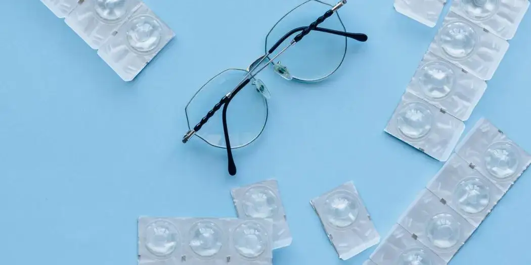 Czy na soczewki kontaktowe trzeba mieć receptę? Sprawdź, co musisz wiedzieć