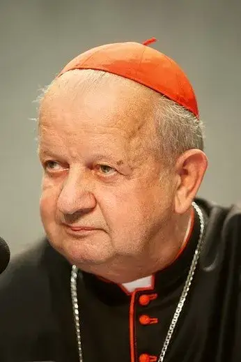 Kardynał Dziwisz: wiek, życiorys i rola u boku Jana Pawła II