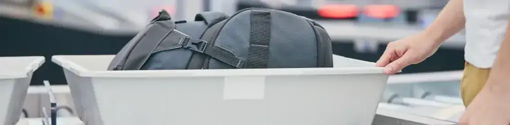 Ile zarabia służba ochrony lotniska? Sprawdź, co wpływa na wynagrodzenie