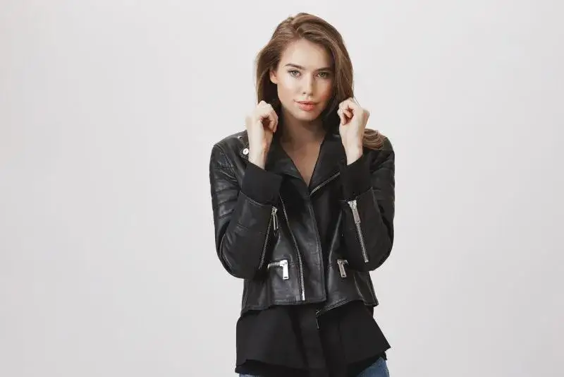 Gdzie kupić skórzaną kurtkę damską? Sprawdzone miejsca i porady zakupowe