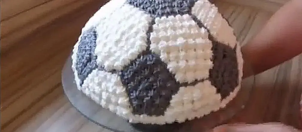 Jak zrobić tort piłka - prosty przepis na wyjątkowy deser na urodziny Jak zrobić tort piłka - prosty przepis na wyjątkowy deser na urodziny