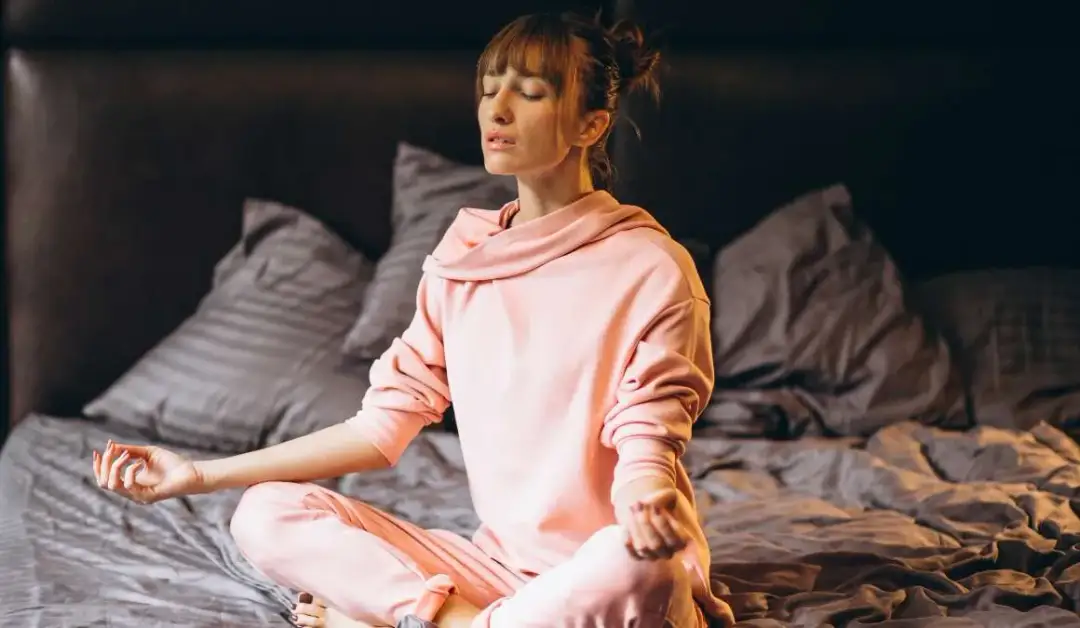 Jak skutecznie medytować na sen: sprawdzone techniki na lepsze zasypianie