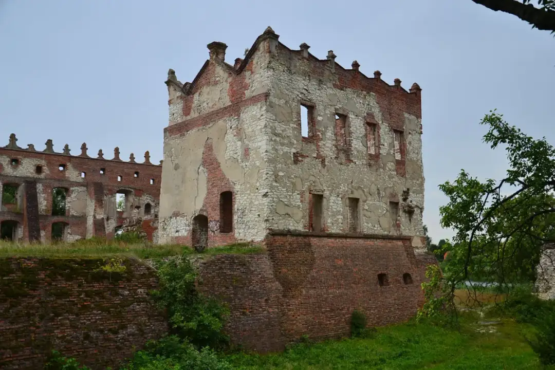 Ruiny zamku w Krupem - tajemnice historii i atrakcje turystyczne
