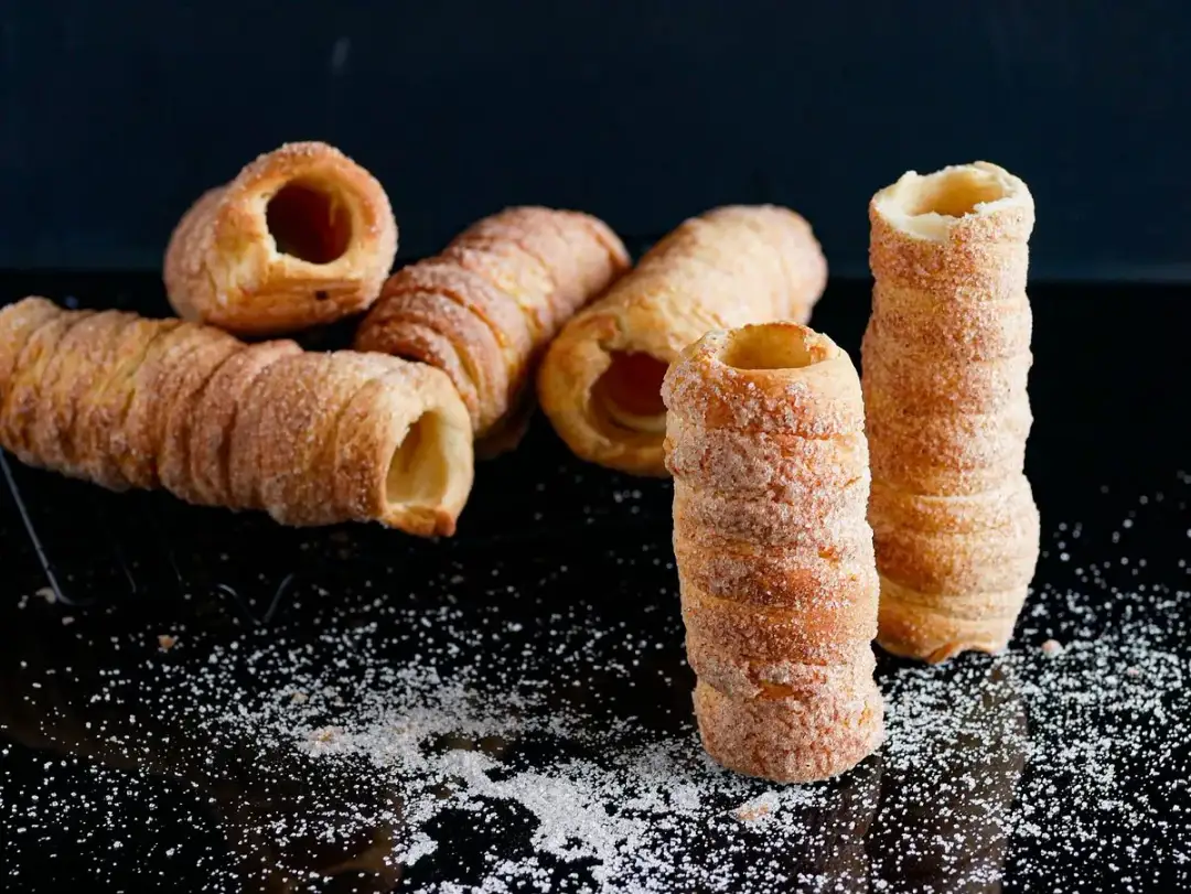 Tradycyjne ciasto kołacz przepis na idealny, puszysty deser domowy