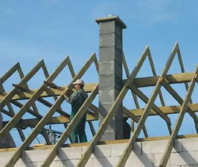 Jak postawić komin systemowy bez błędów – krok po kroku i porady ekspertów