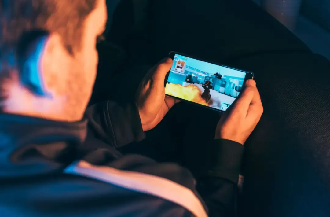 Psychologia stojąca za konstrukcją gier mobilnych: Co nas przyciąga do gry?