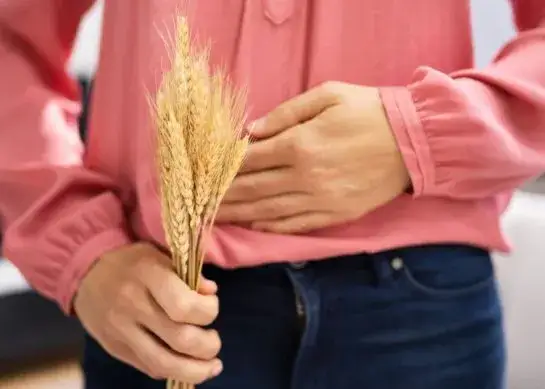 Nadmier glutenu w organizmie objawy – jak je rozpoznać i unikać?