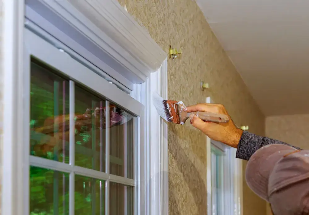 Ile kosztuje malowanie okien? Ceny i czynniki wpływające