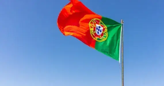 Co warto przywieźć z Portugalii? Odkryj unikalne pamiątki i smaki