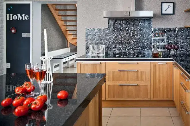 Jak urządzić kuchnię 2x3, aby maksymalnie wykorzystać małą przestrzeń?