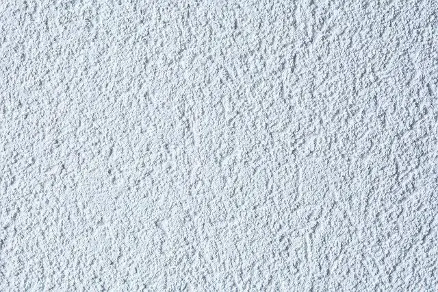 Jaka struktura na elewację? poznaj najlepsze materiały i techniki wykończeniowe