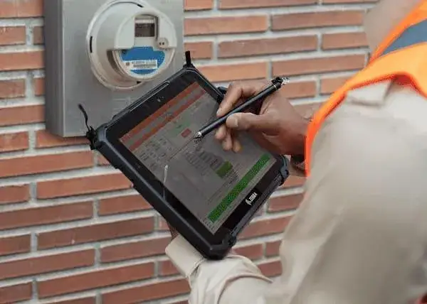 Jak sprawdzić cale monitora i uniknąć powszechnych błędów w pomiarze