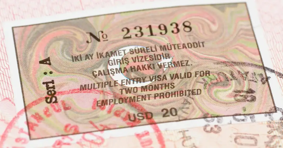 Ile kosztuje wiza turecka na lotnisku? Sprawdź aktualne ceny i wymagania!