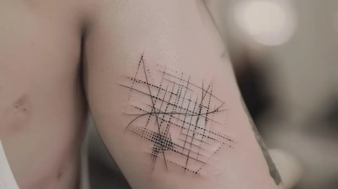 Cienkie tatuaże: Dlaczego są coraz popularniejsze?