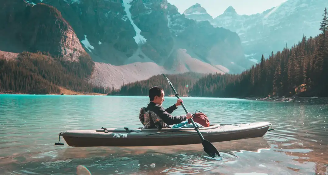 Co zabrać na spływ kajakiem, aby uniknąć nieprzyjemnych niespodzianek?