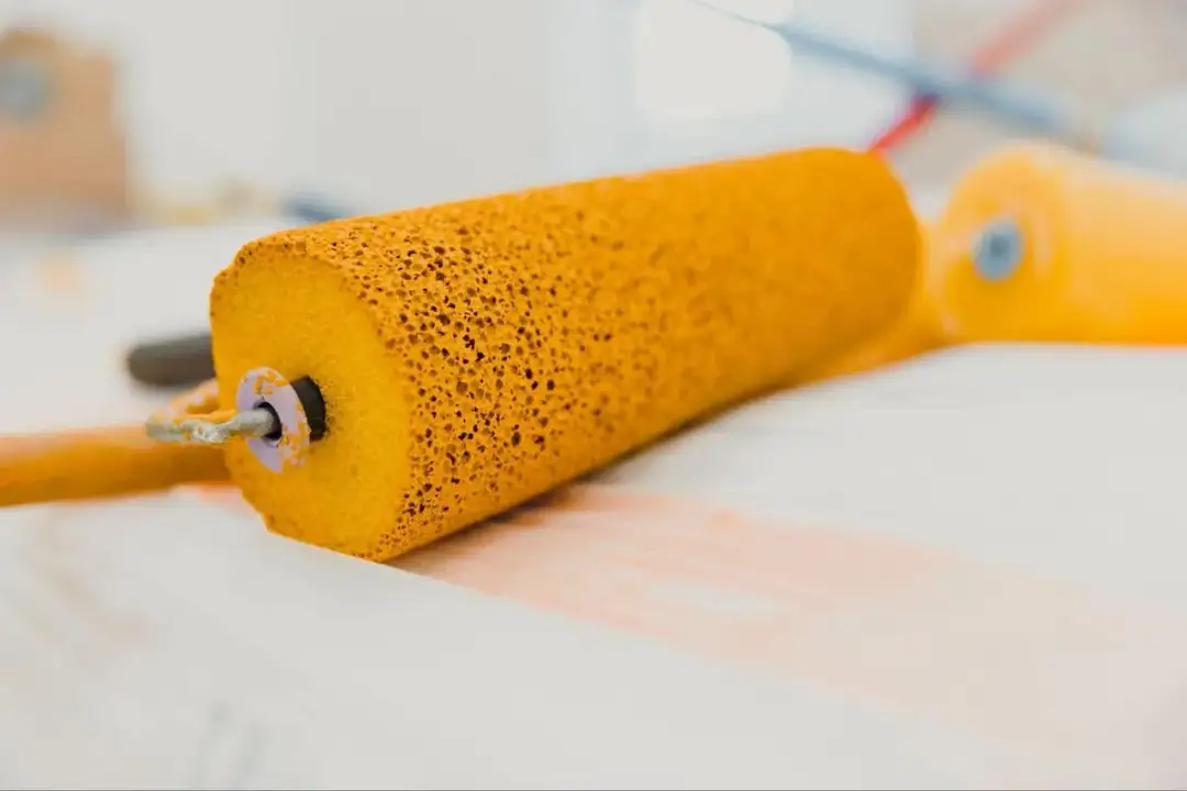 Jaki wałek do malowania kafelek? Wybierz najlepszy dla idealnego wykończenia