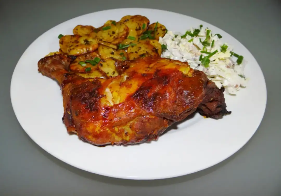 Kurczak w marynacie miodowo-musztardowej: przepis na soczyste danie