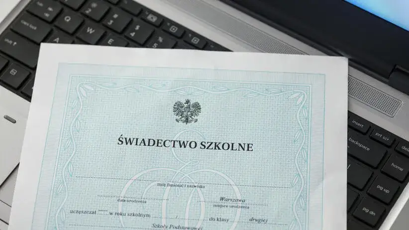 Po co pracodawcy świadectwo szkolne? Prawne aspekty i cele