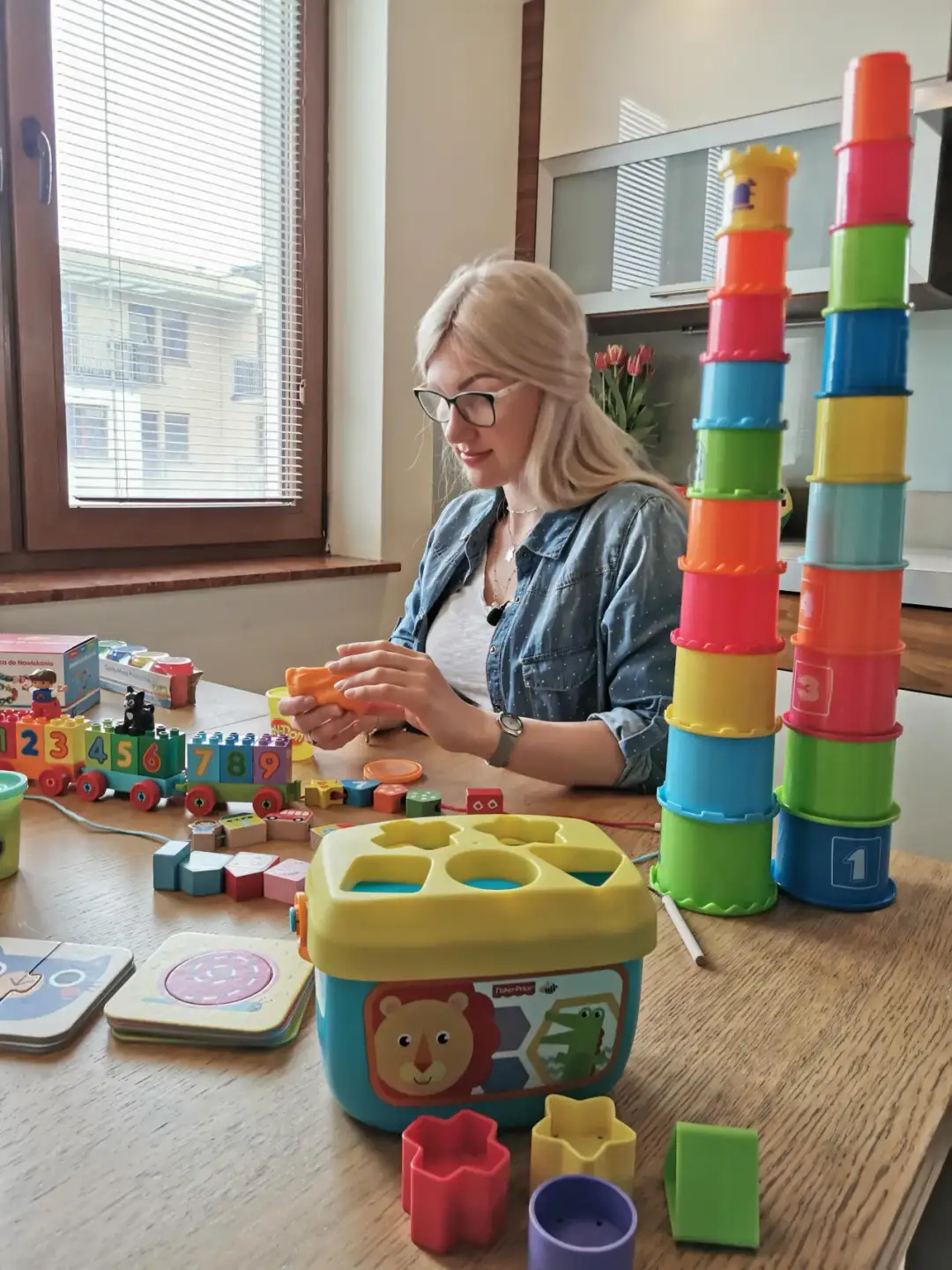 Najlepsze zabawki stymulujące rozwój mózgu dziecka - poradnik