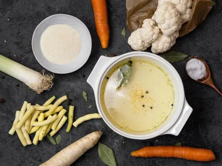 Jakie przyprawy do zupy kalafiorowej, aby uzyskać wyjątkowy smak?