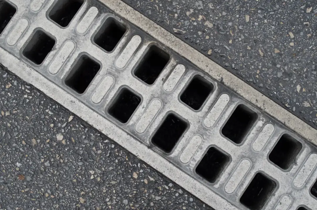 Jakie odwodnienie liniowe na podjazd - wybierz najlepsze rozwiązanie