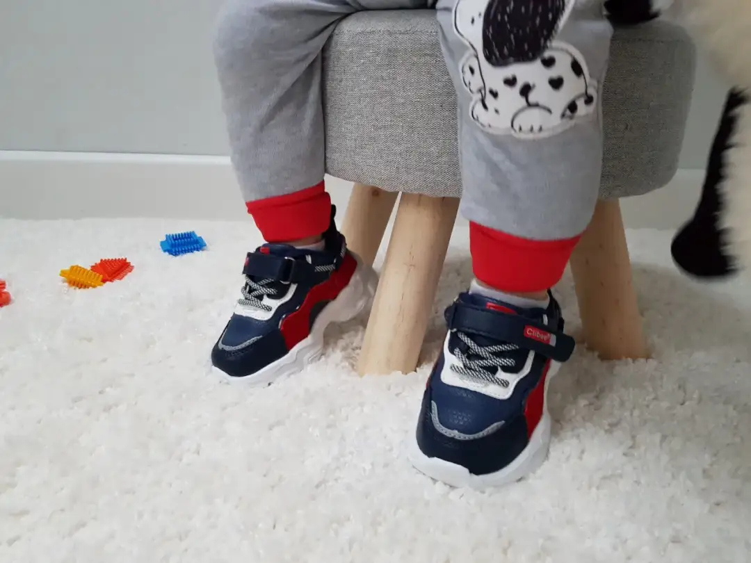 Jak dobrać buty dla dziecka: 5 kluczowych zasad i częste błędy