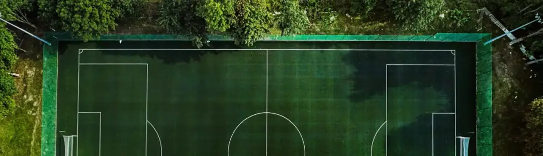 Ile metrów ma boisko do piłki nożnej? Odkryj standardowe wymiary