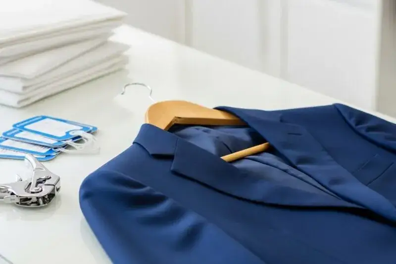 Ile kosztuje pranie garnituru? Sprawdź ceny i regionalne różnice