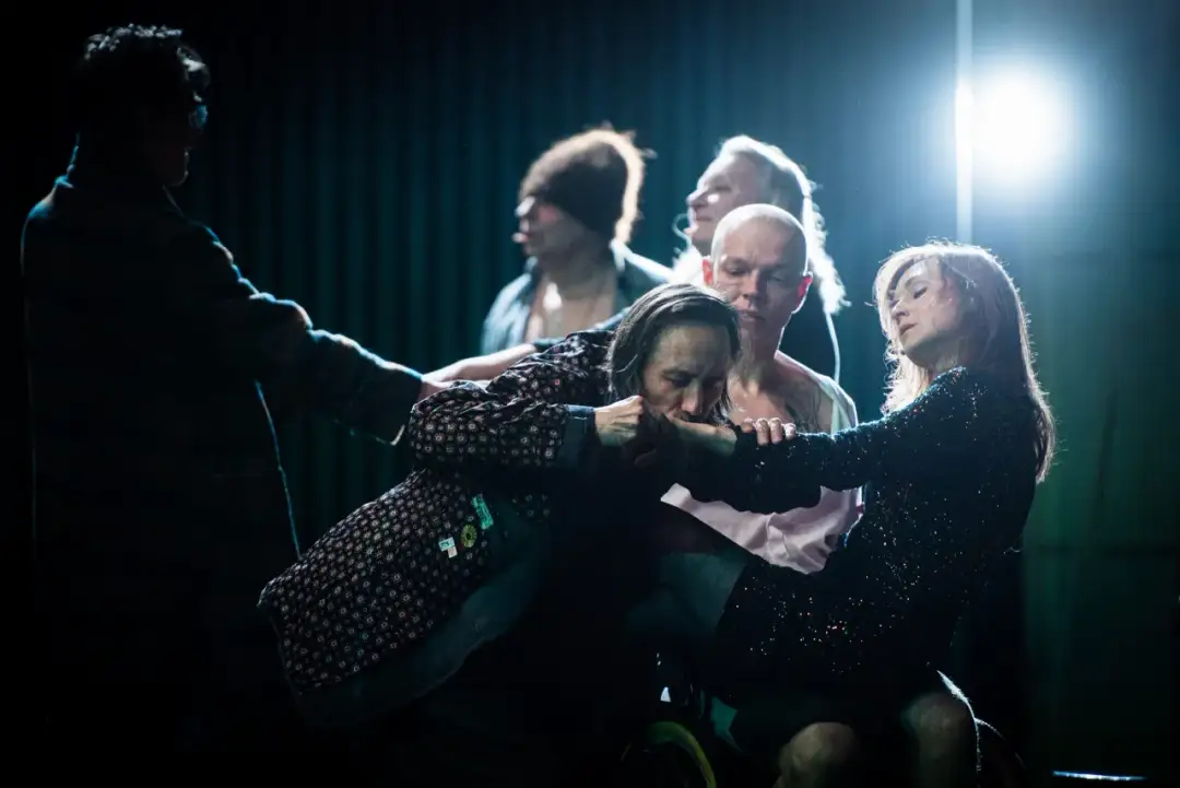 Trzy siostry Czechowa: Analiza dramatu o marzeniach i życiu