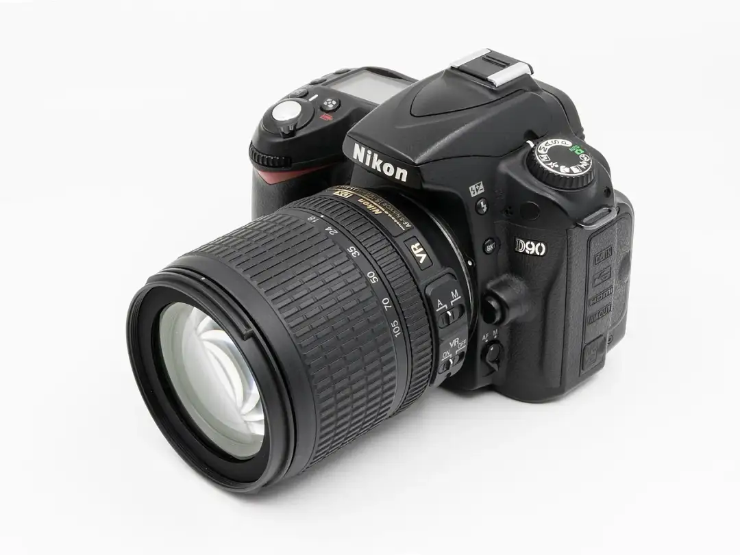Nikon D90 - Specyfikacja i dane techniczne. Czy wciąż ma sens?