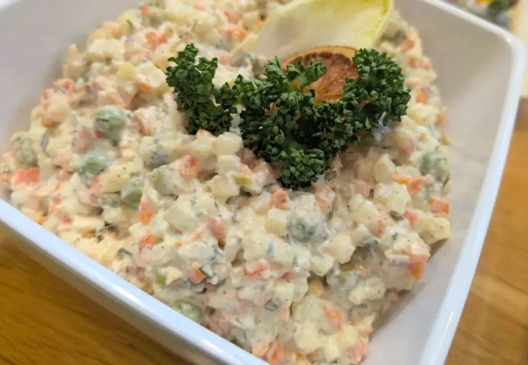 Jak długo gotować warzywa na sałatkę, by uniknąć ich rozgotowania