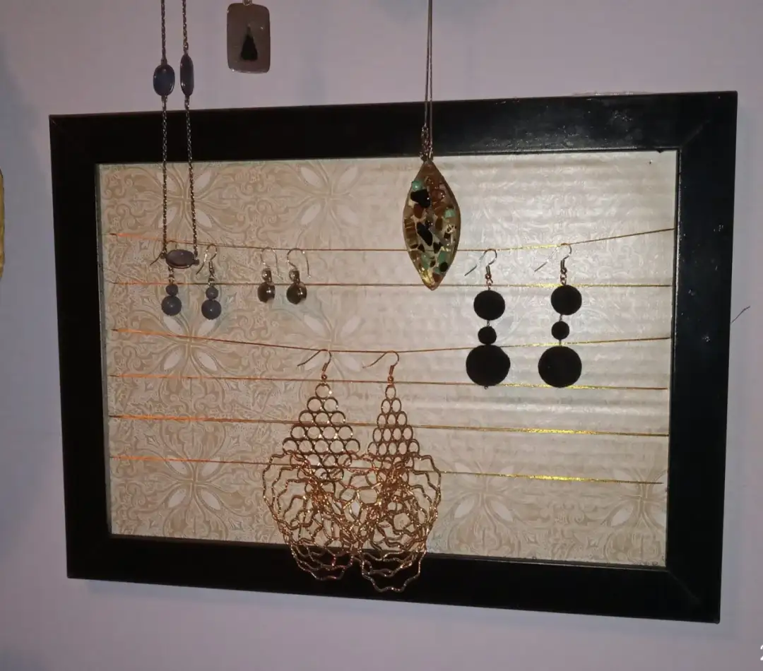 Jak zrobić wieszak na kolczyki - kreatywne pomysły DIY, które zaskoczą