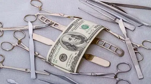 Ile zarabia chirurg plastyczny? Zaskakujące różnice w wynagrodzeniach