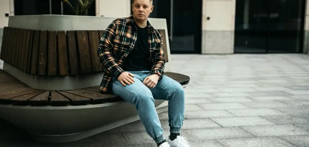 Jakie buty najlepiej pasują do joggerów męskich - poradnik z inspiracjami