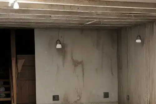 Czym malować ściany w piwnicy, aby uniknąć problemów z wilgocią?