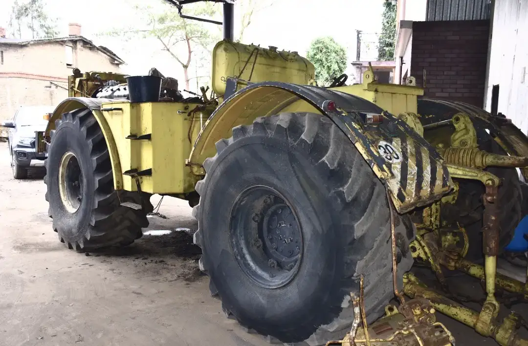 Traktory zabytkowe: Historia, najciekawsze modele i ich renowacja