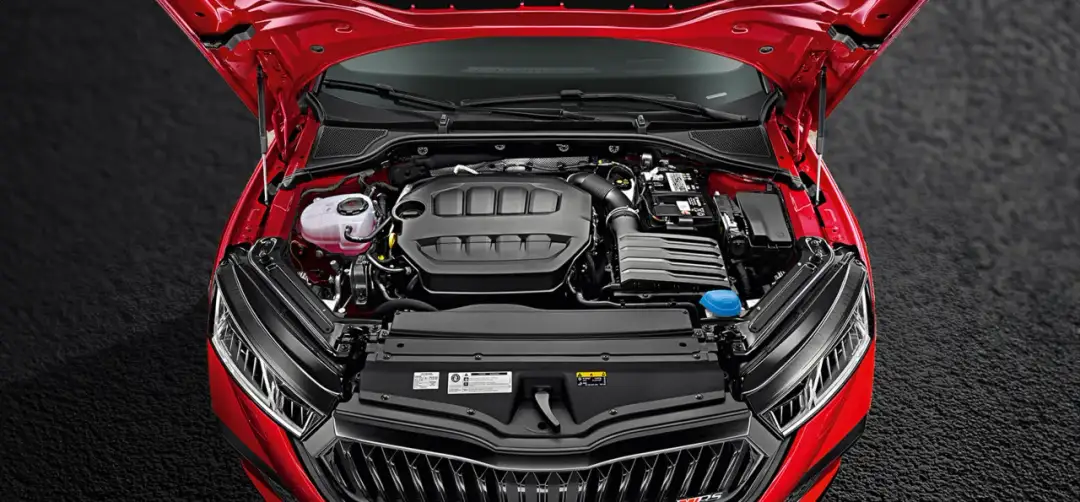 Ile kosztuje wymiana oleju w serwisie Skody? Sprawdź ceny i modele