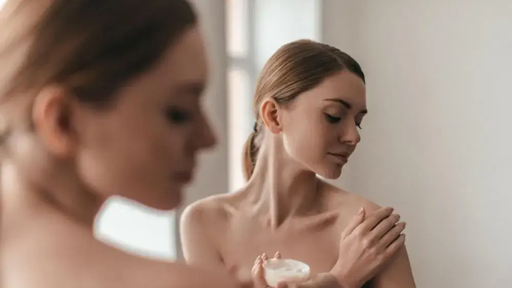 Jak skutecznie przygotować się do depilacji woskiem i uniknąć bólu