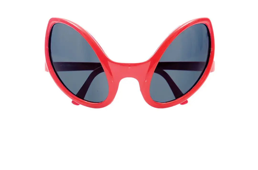 Kiedy wynaleziono okulary przeciwsłoneczne i jak zmieniły świat mody