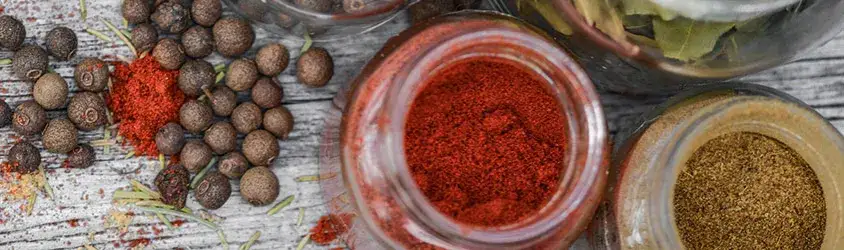 Czy przyprawy mają kalorie? Odkryj, co wpływa na dietę i kalorie