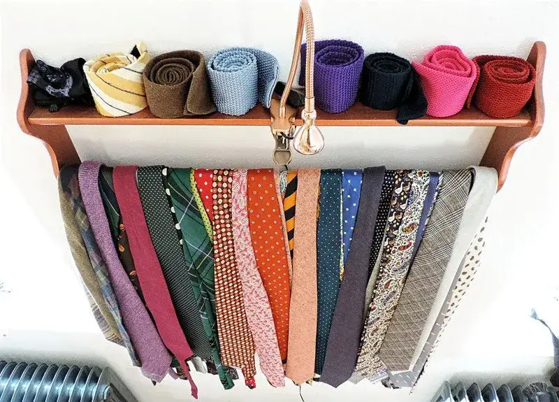 Jak przechowywać krawaty elegancko i praktycznie - skuteczne porady